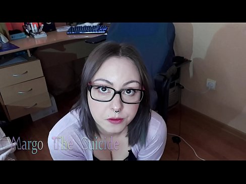 ❤️ Секси девојка со наочари длабоко го цица дилдото на камерата ️❌ Порно на mk.lansexs.xyz ﹏
